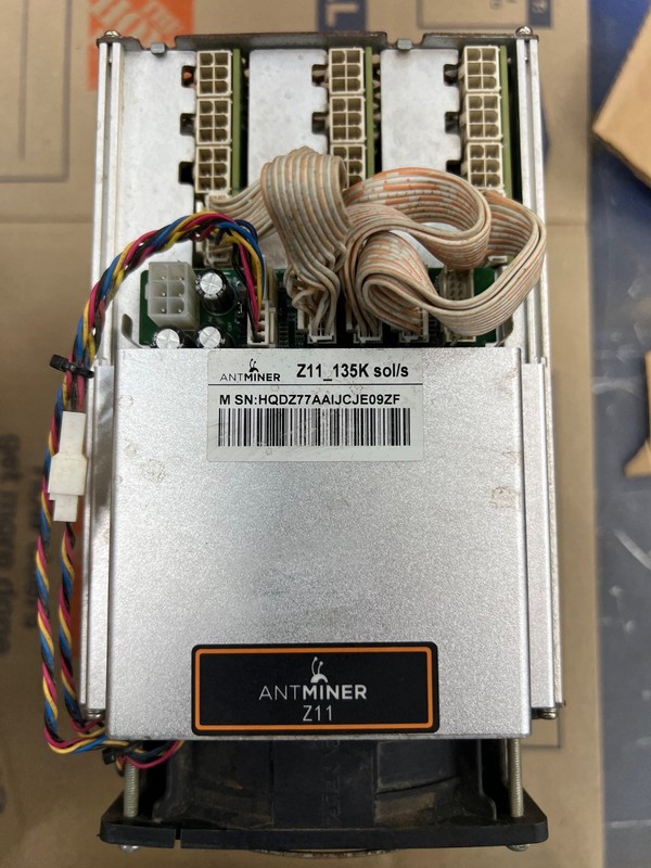 Bitmain Antminer Z11 Zcash 135 Ksol/s+ w/ APW7 PSU | Tested and Working