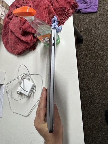 MacBook Pro Retina 16-inch A2141, 2019 grey Core i9 16GB & 1TB Cycle Count: 246 - Picture 17 of 18