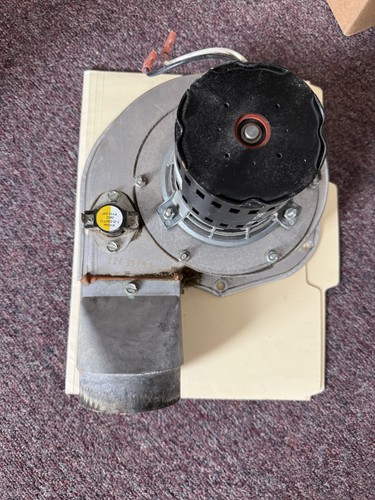 Combustion Blower With Housing, Pellet Pipe Adapter, gasket.