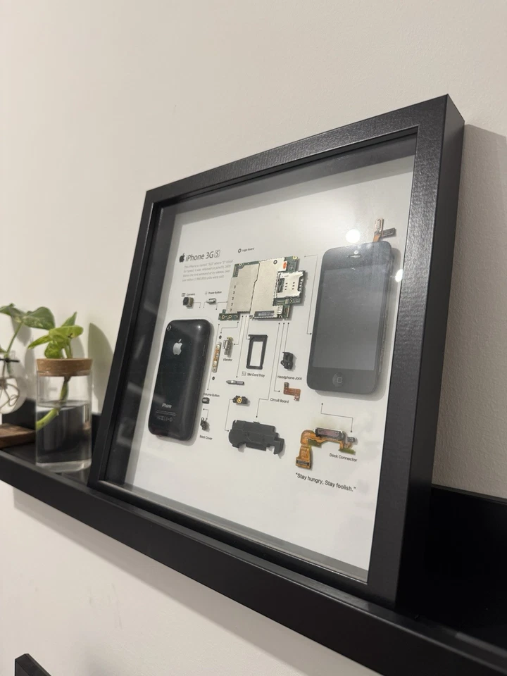 Quadro Apple iPhone 3GS Smontato – Arte Tech | Cornice nera | design unico - Immagine 4 di 4