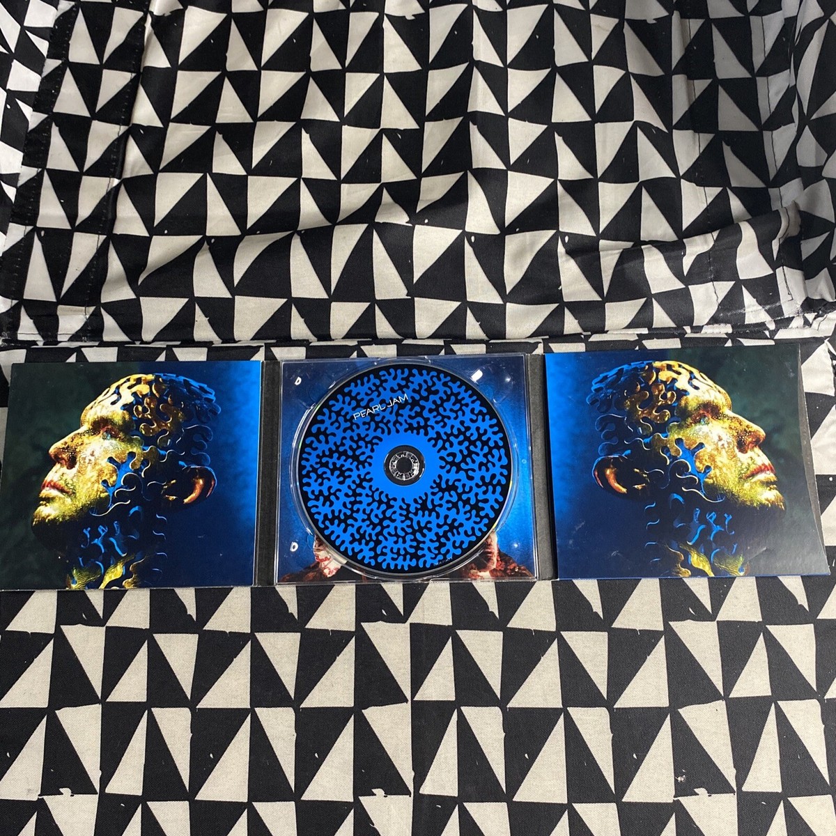 PEARL JAM - AVOCADO - CD - WITH LYRICS BOOKLET 828767146720| eBay