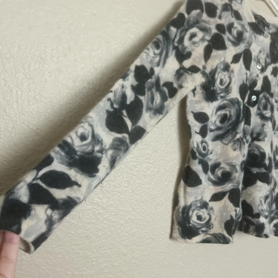 Cárdigan Suéter Sarah Spencer Negro Crema Estampado Floral Lana de Cordero Talla PS Para Mujer Foto 3 de 4