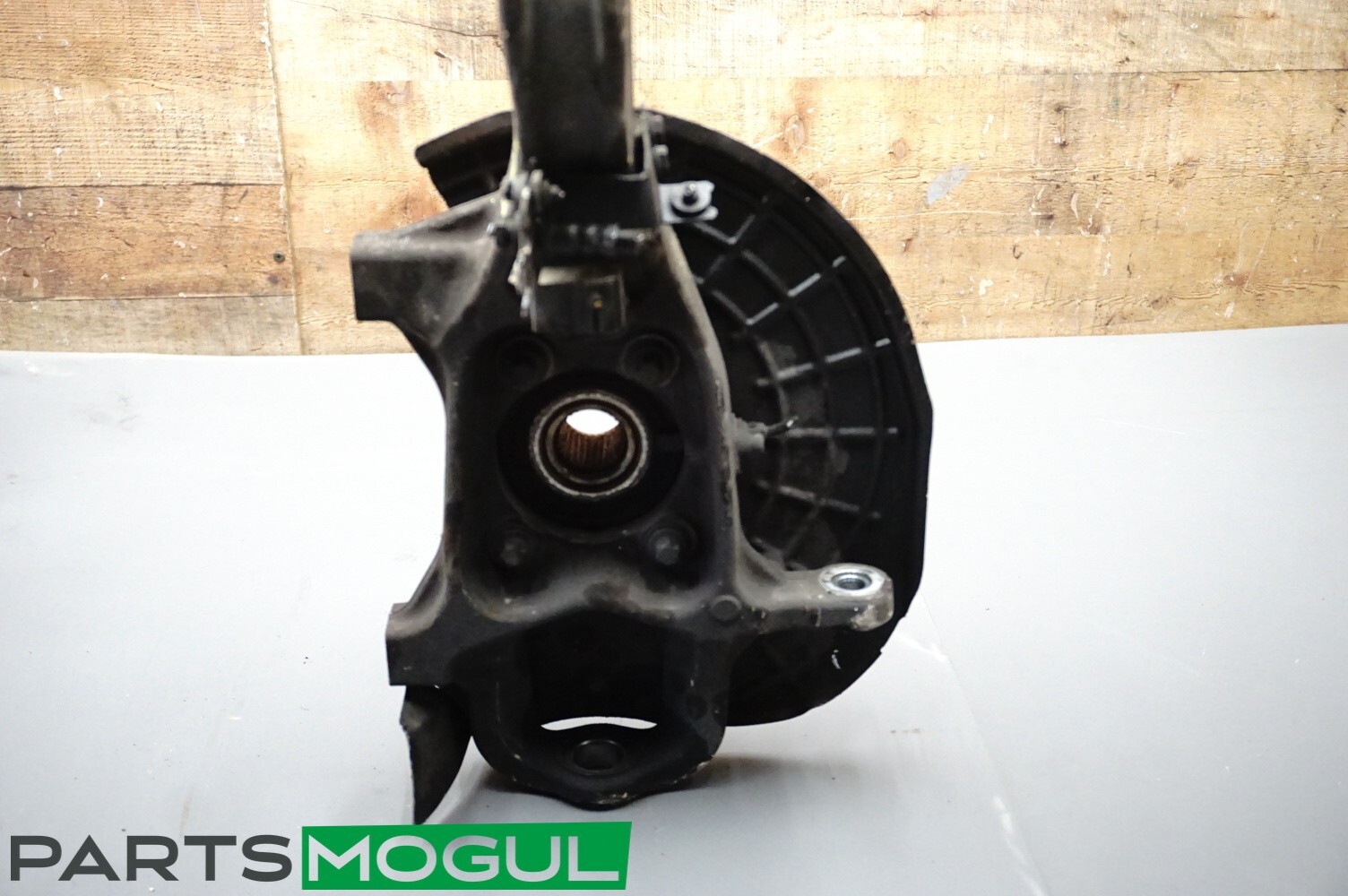 2014-2020 MASERATI QUATTROPORTE RIGHT PASSENGER FRONT SPINDLE KNUCKLE HUB OEM