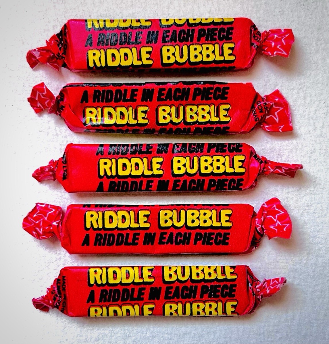 Vintage 1984 Alberts & Son RIDDLE BUBBLE GUM 3.5” candy container