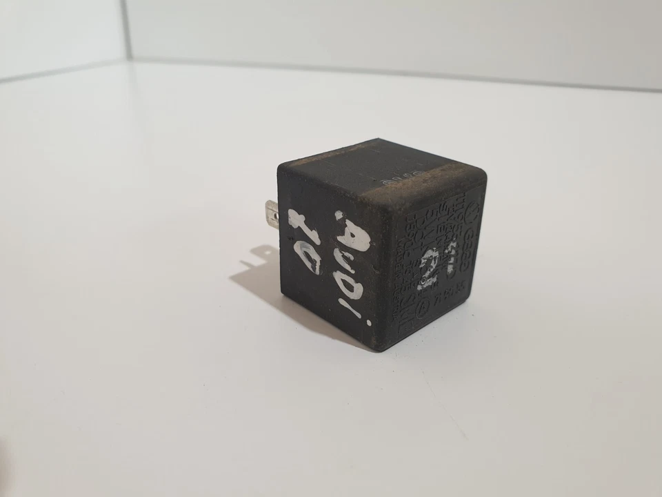 1990 AUDI 80 (LHD) ELECTRIC INDICATOR FLASHER CLICKING RELAY 1119532227D Foto 2 de 4