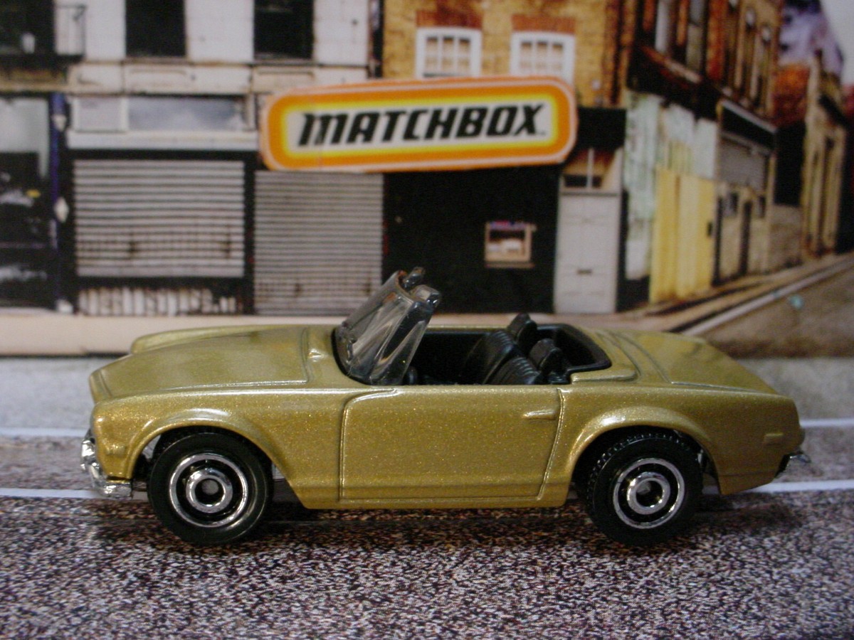 2025 Matchbox '63 MERCEDES-BENZ 220 SL #46 ☆Gold☆ Showroom