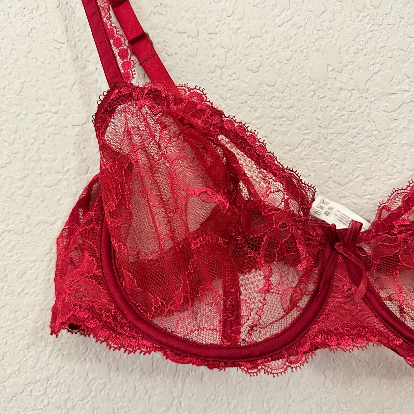 CHANTELLE Underwired Embroidered Lace Bra in Red US 3… Gem