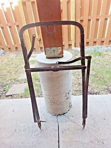 2V- vintage cast iron hay bale spike spear lifting tool-marked???