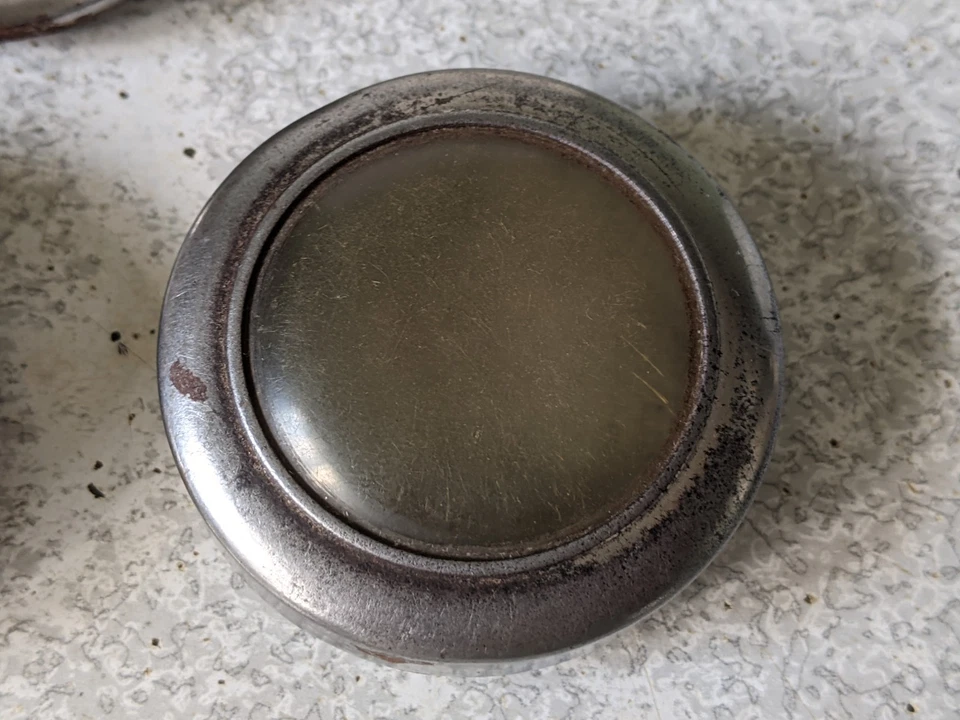 3 X CAIXAS PROTETORAS DE RELÓGIO DE BOLSO VINTAGE - 2 POLEGADAS - PRECISA DE TLC - Imagem 4 de 4