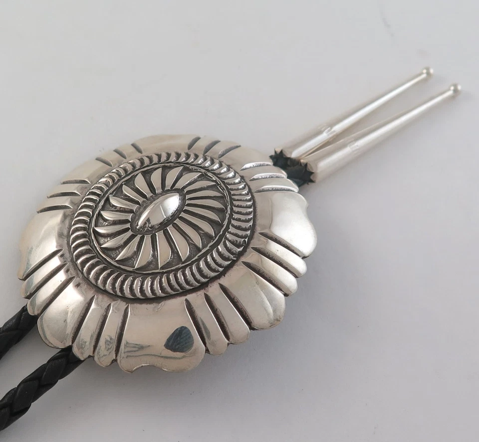 Большой высококачественный галстук-боло из стерлингового серебра с куполом в стиле кончо - Изображение 4 из 4