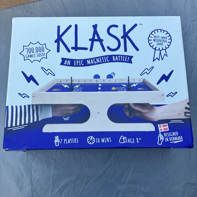 Klask 2 Player Board Game Magnetic Wood Table Top Game New  Sealed