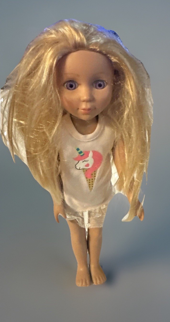 Glitter Girl BatTat Blonde Girl Doll Purple Eyes Doll
