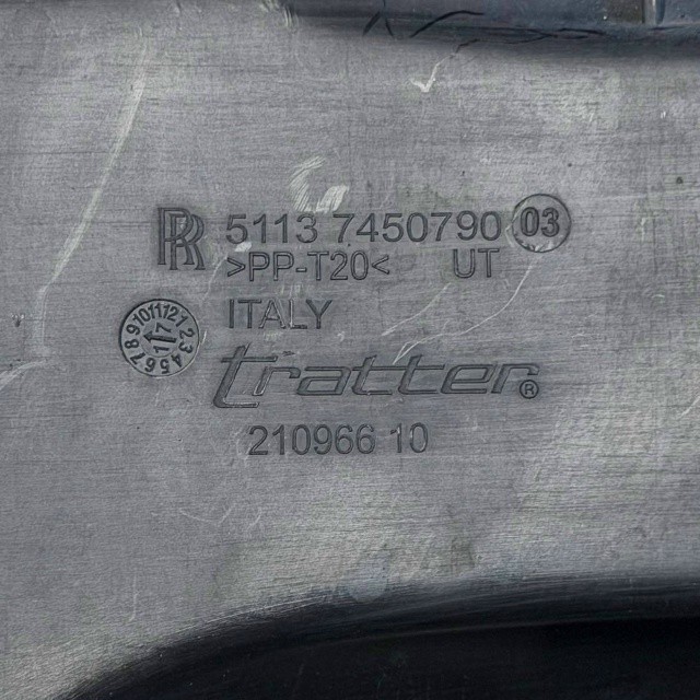 Rolls-Royce Cullinan 2019-2023 Front Right Active wing