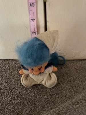 Vtg Sitting DAM Pixie Troll  Elf  white outfit and blu Hair Ornament