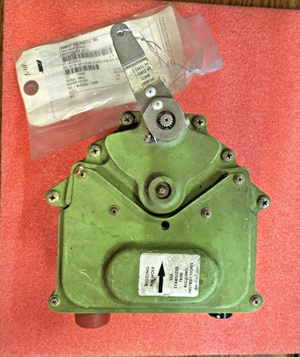 Column Activated Stabilizer Trim Boeing 737NG PN: 65C25540-1 bin18