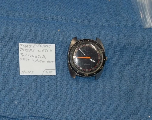 Vintage 1970s Timex Velocity Electric Men's Diver Watch 40 762704071A #470