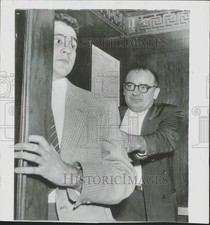 1954 Press Photo Senator McCarthy leaving the Capitol in Washington - lra28916