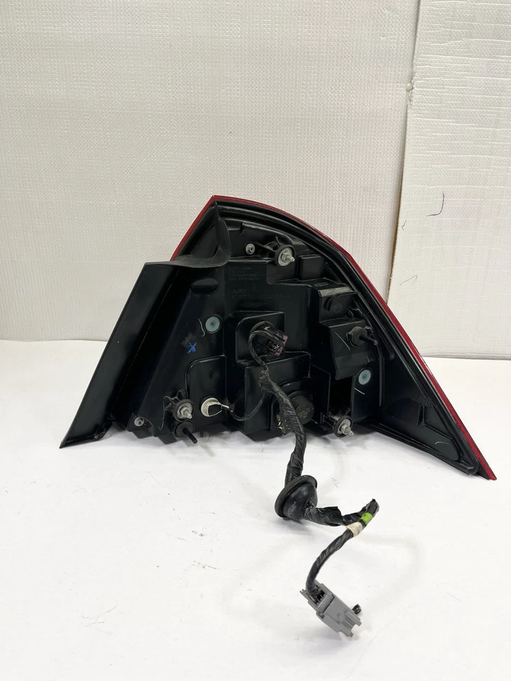 Luz trasera izquierda del lado del conductor Mercury Montego 2005 2006 2007 OEM Foto 3 de 4