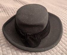 Vintage Doeskin Felt Wool Womens Black Hat, Made In USA 