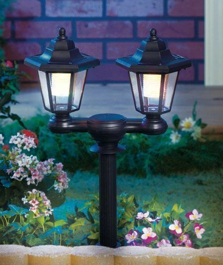 Outdoor Solar Lantern 2 in 1 Twin Head Victorian Stake Light Garden Path Patio