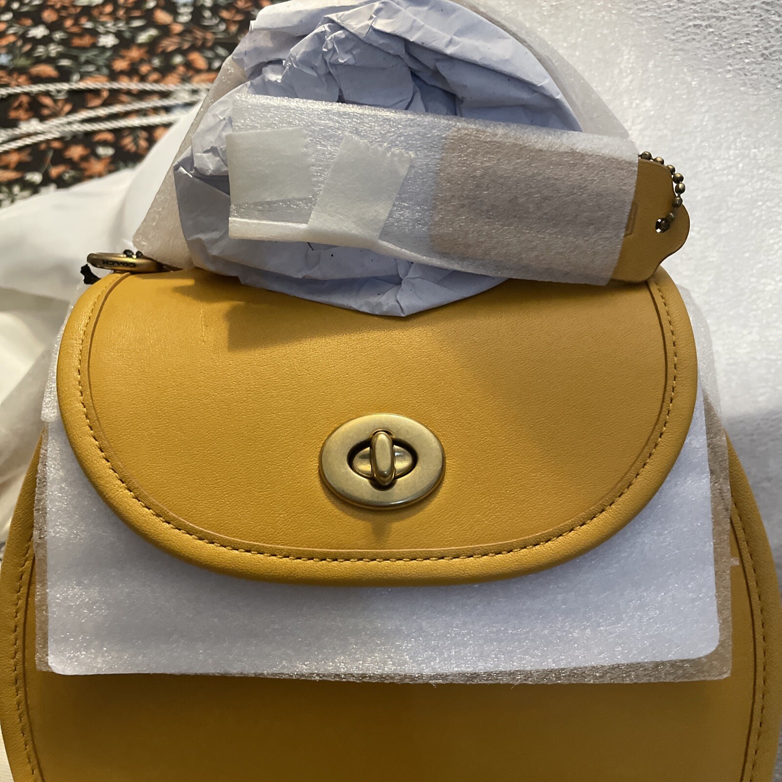 COACH+Crossbody+Turnlock+Curved+Top+Handle+Buttercup+With+Tag+26