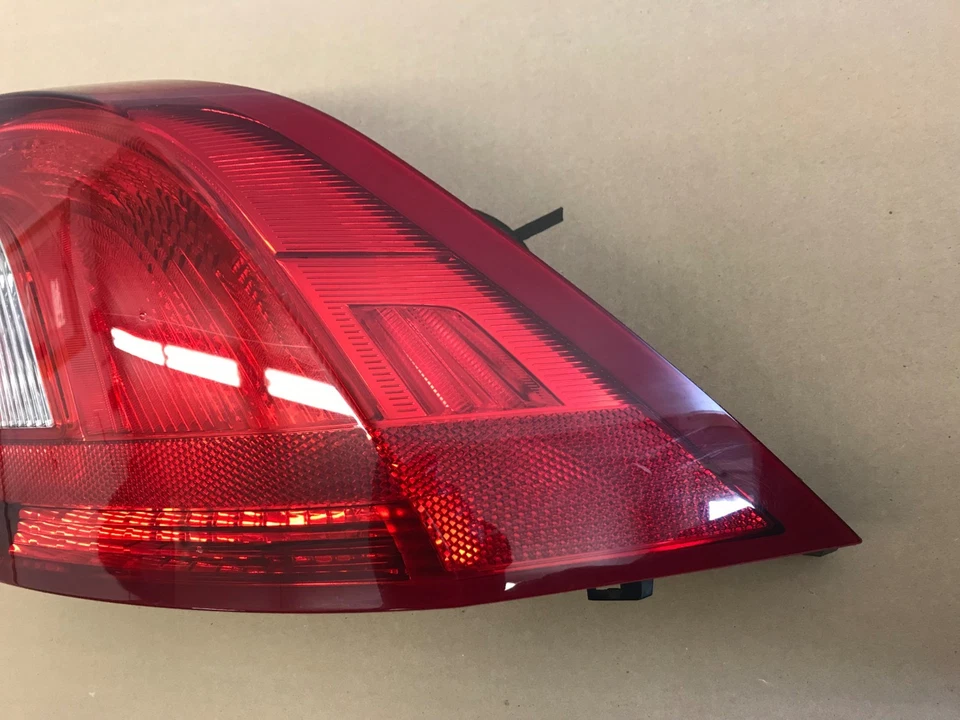 Conjunto de lanterna traseira direita 11-17 Volvo S60 31395931 - Imagem 3 de 4