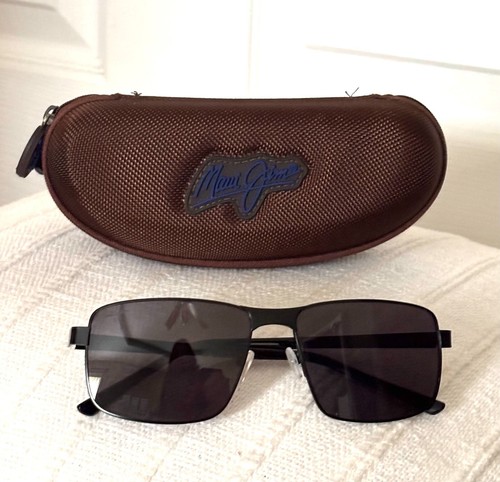 MAUI JIM Rectangular Polarized Sunglasses Black Frame (W/Brown Clam Zip Case)