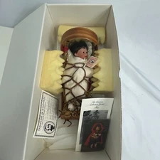 85/750 CRADLEBOARD NAVAJO BABY PAPOOSE WENDY LAWTON DOLL MINT IN BOX SO CUTE!