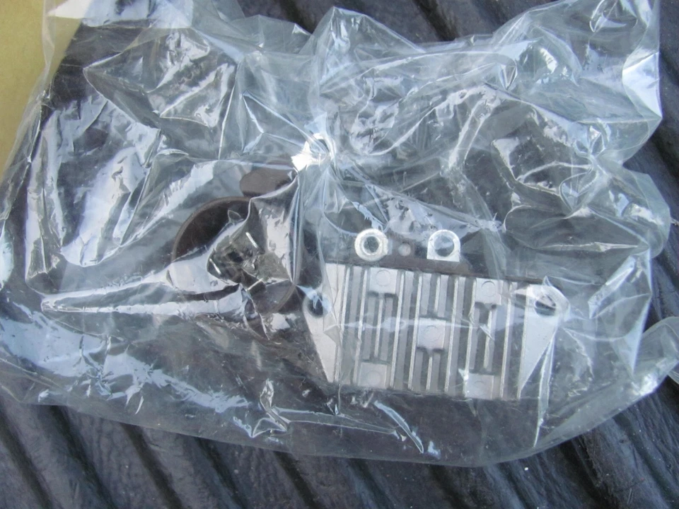 NOS GM 94847133 电机间电压调节器 1983 - 92 MR2 Nova Accord — 第 3/4 张图片