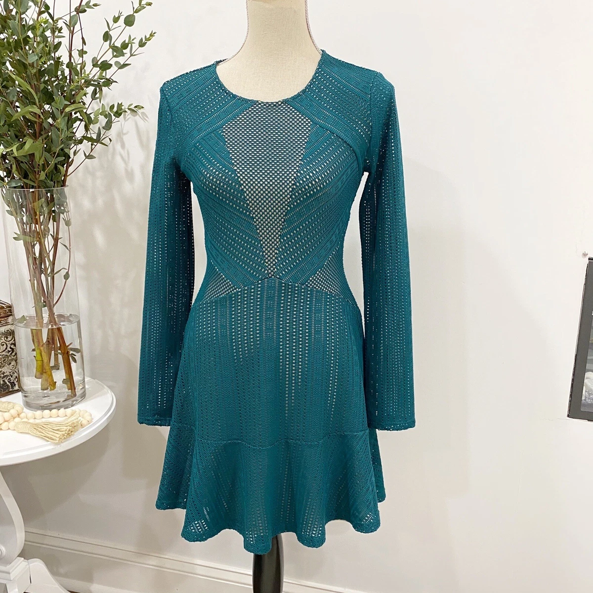 BCBGMaxAzria teal size Xs lace dress long sleeve EUC mesh formal