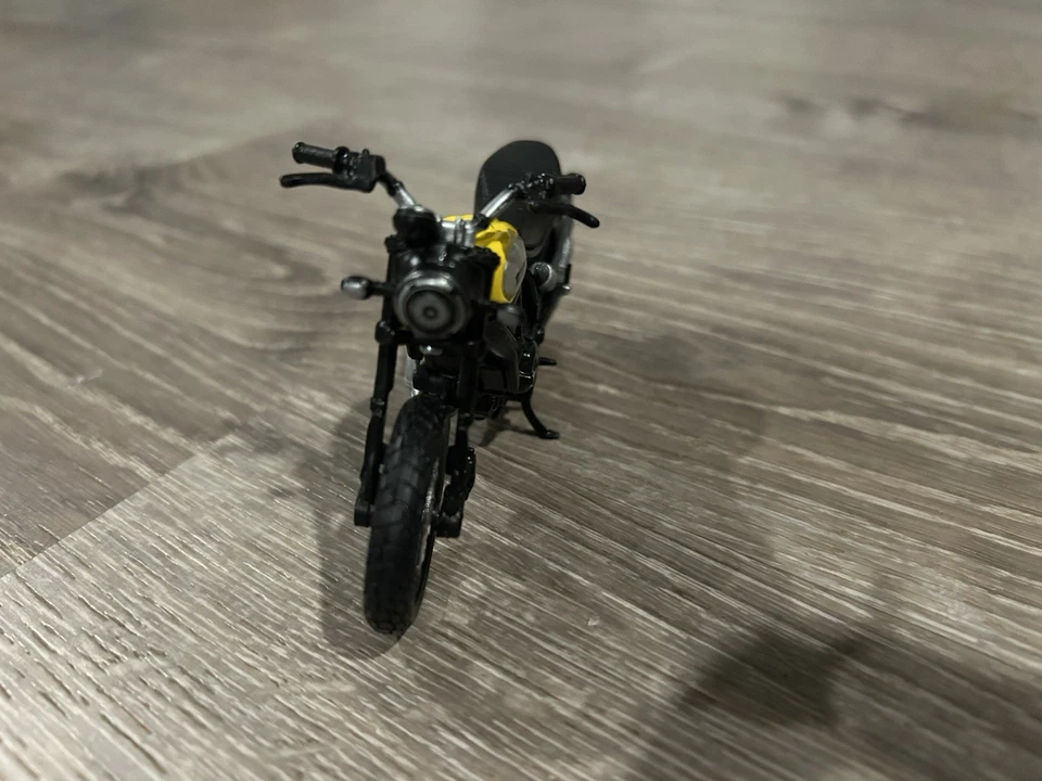 ОТДЕЛЬНЫЙ 2022 MAISTO 2 КОЛЕСА МАСШТАБ 1:18 ЖЕЛТЫЙ DUCATI SCRAMBLER ЗНАЧОК - Изображение 3 из 4