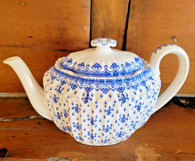 Spode Blue Fleur De Lys Teapot Vintage Blue And White EUC 10  W x 6  H x 5  D