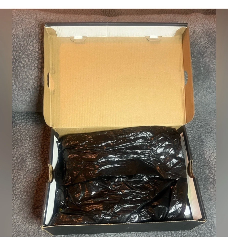 Air Jordan 11 Retro Low BG "Closing Ceremony" - 528896 103- New in Box - Image 4 of 4