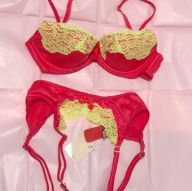 Rare Agent Provocateur Ariel Novah Red 2 PC Set Bra 34C Suspender SZ2