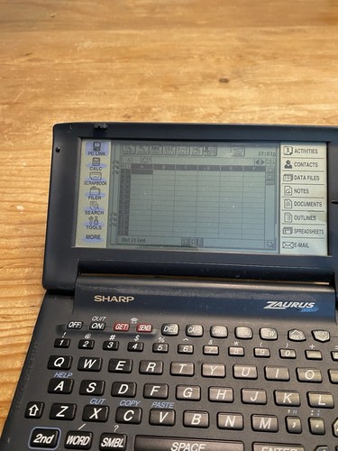 Sharp Zaurus ZR-3000 "Mobile Companion pour PC" - Photo 4 sur 19
