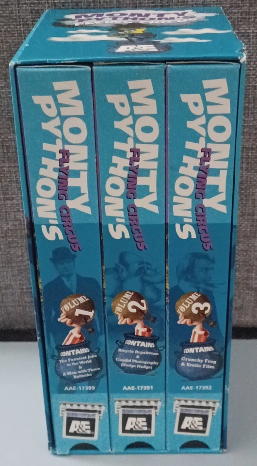 Monty Pythons Flying Circus - Set 1: Season 1 (VHS, 1999, 3-Tape Set) - Image 3 of 3