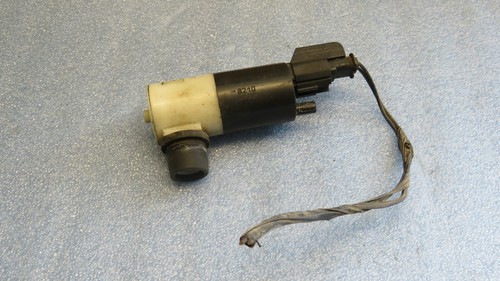 VW / AUDI - Waschwasserpumpe Wischerpumpe Pumpe / 82100735 MWT