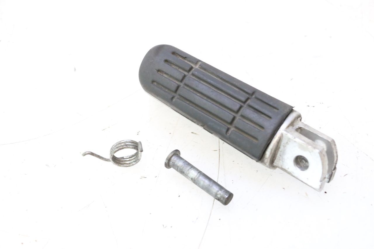FRONT RIGHT FOOTREST - YAMAHA FJR 1300 (2001 - 2005)