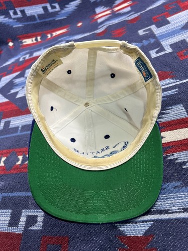 CAPPELLO BERRETTO VINTAGE ANNI 90 SEATTLE SEAHAWKS DOPPIA LINEA SCRITTA SPECIALITÀ SPORTIVE - Foto 8 di 13