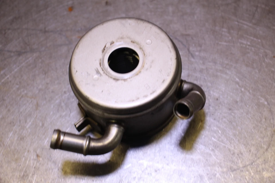 04-06 Yamaha Yzf R1 1000 Oem Oil Cooler - Изображение 3 из 4