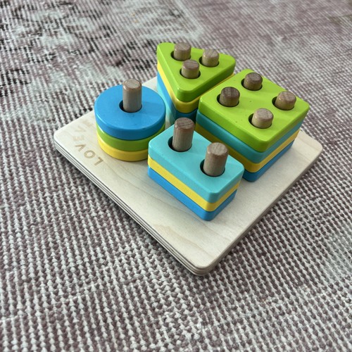 Lovevery Wooden Sort & Stack Peg Puzzle from The Enthusiast Kit 28-30 mos