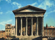 30 NIMES LA MAISON CARREE