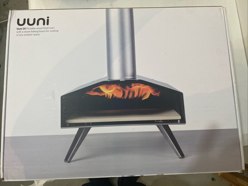 UNNI Portable Wood Fired Outdoor Pizza Oven With Stone Board UUNI-2S- NEW In Box