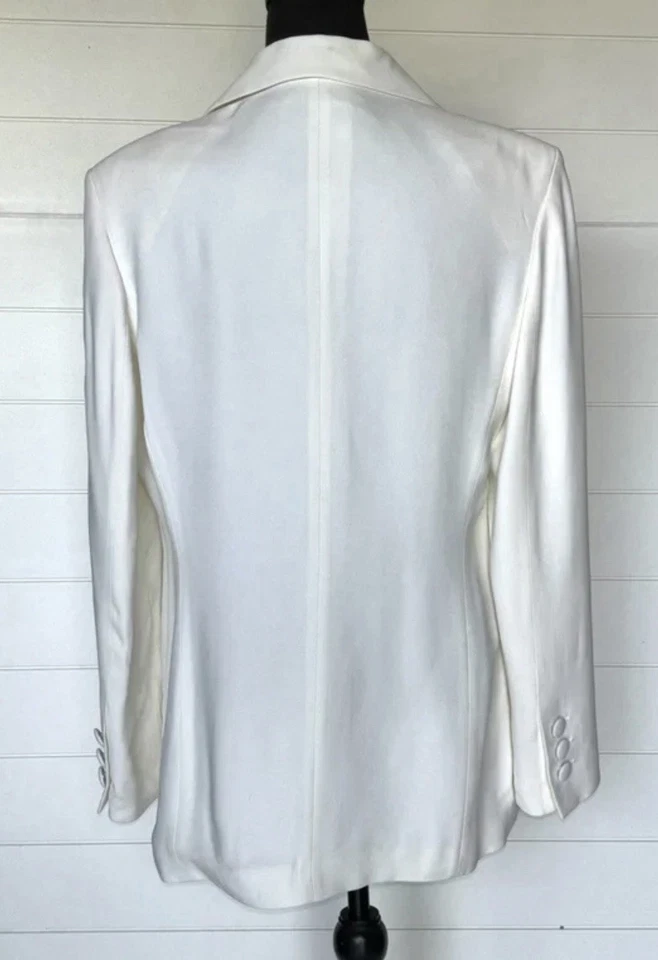 Blazer Louis Feraud Vintage Blanco con Detalle Negro Talla Fr 44/ US12 NUEVO SIN ETIQUETAS Foto 4 de 4