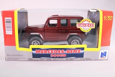 LE7339 NEW-RAY 1/32 Voiture Mercedes Benz 300GD marron friction 300 - Photo 1/4