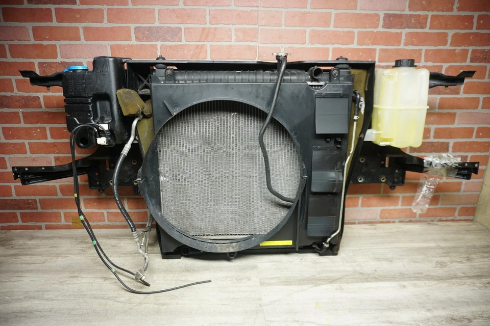 2006 NISSAN ARMADA MOTOR 5.6L V8 RADIADOR MOTOR A GASOLINA COM RESERVATÓRIO DE SUPORTE FABRICANTE DE EQUIPAMENTO ORIGINAL* - Imagem 4 de 4