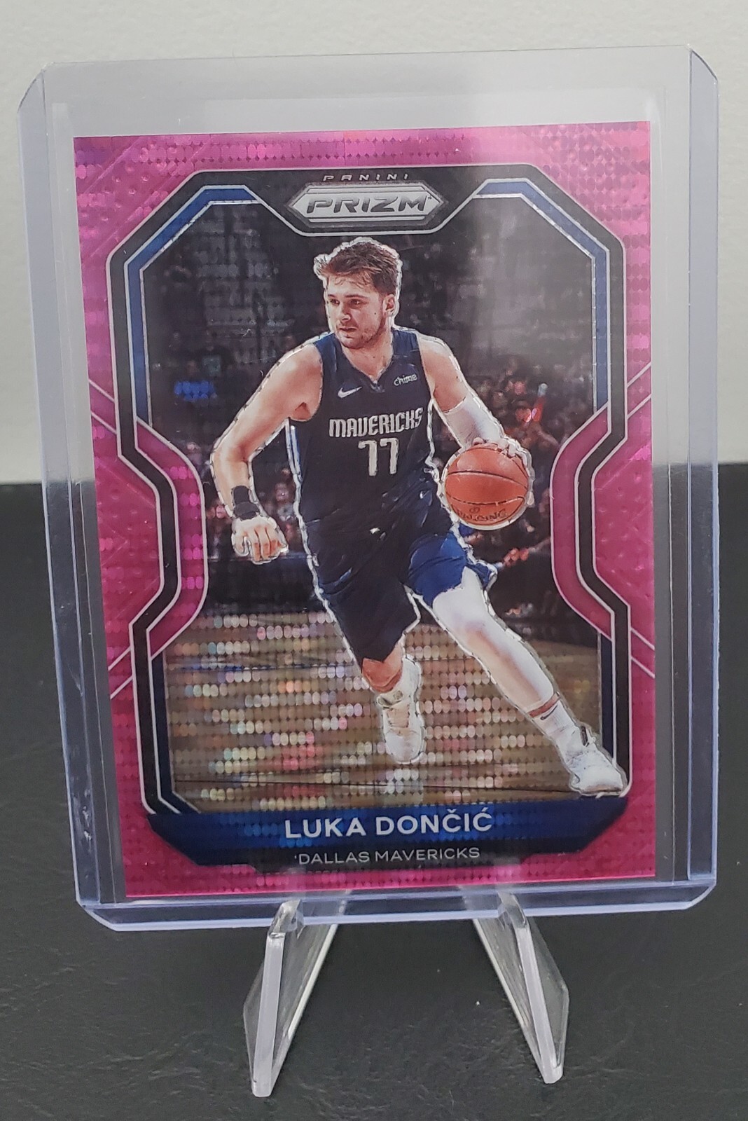 2020-21 Panini Prizm LUKA DONCIC /42 Pink Pulsar Holo Card #32