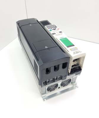 NIDEC CONTROL TECHNIQUES UNIDRIVE M700 / M700-074 01000 A / 45/55KW