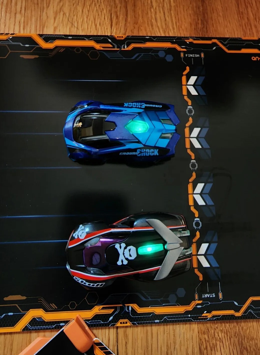 Anki Overdrive Starter Kit (2) Super Cars Charger/Track/Risers & Tire