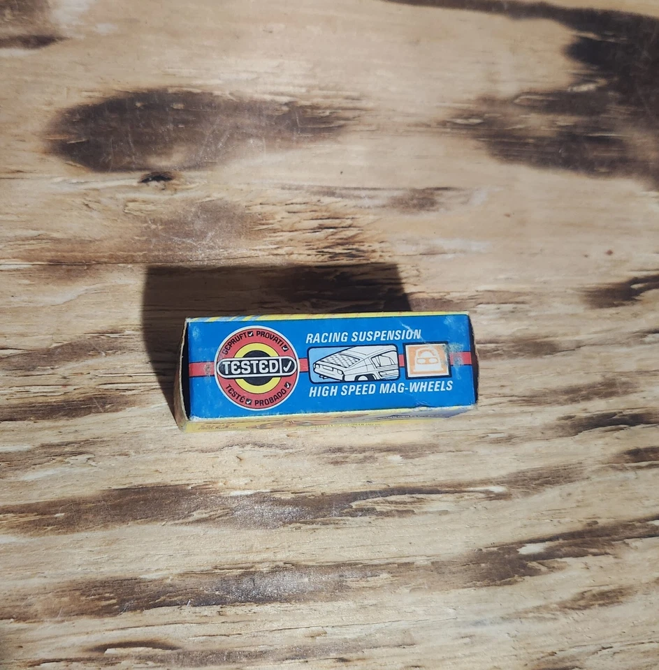 Matchbox Lesney 20 Lamborghini Marzal Salmon (Pink) -  Original Box - Superfast - Image 4 of 4